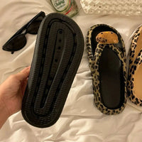 Sanrioed Summer Hello Kitty Leopard Print Flip Flop Hot Girl Sweet Girl New Outerwear Thick Soled Non-Slip Sandals Beach Shoes