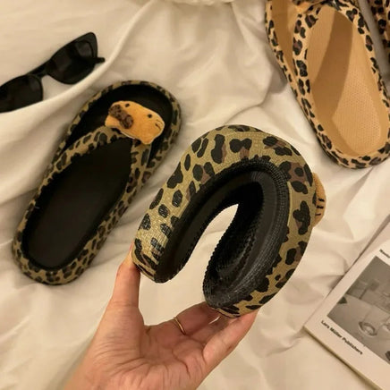 Sanrioed Summer Hello Kitty Leopard Print Flip Flop Hot Girl Sweet Girl New Outerwear Thick Soled Non-Slip Sandals Beach Shoes