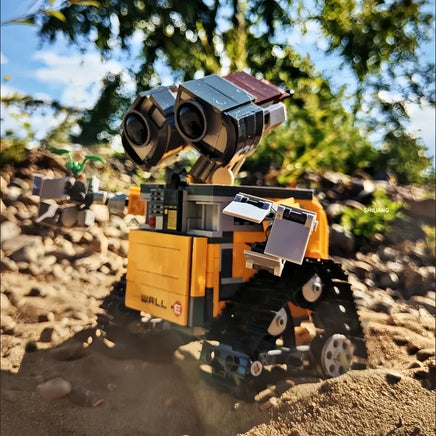 Lusy Store LLC 687pcs Wall&middot;e High-tech App Rc Robot Motor Functions Building Block Action Figure Assembly Model Gifts Building Blocks