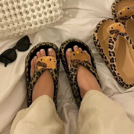 Sanrioed Summer Hello Kitty Leopard Print Flip Flop Hot Girl Sweet Girl New Outerwear Thick Soled Non-Slip Sandals Beach Shoes