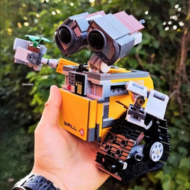 Lusy Store LLC 687pcs Wall&middot;e High-tech App Rc Robot Motor Functions Building Block Action Figure Assembly Model Gifts Building Blocks