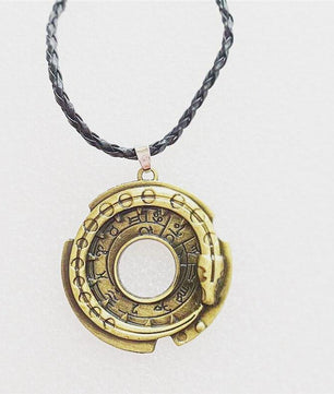 Fashion Antique Metal Alloy Ezio Collection Assassins Creed Cosplay Connor Amulet Necklaces - Lusy Store